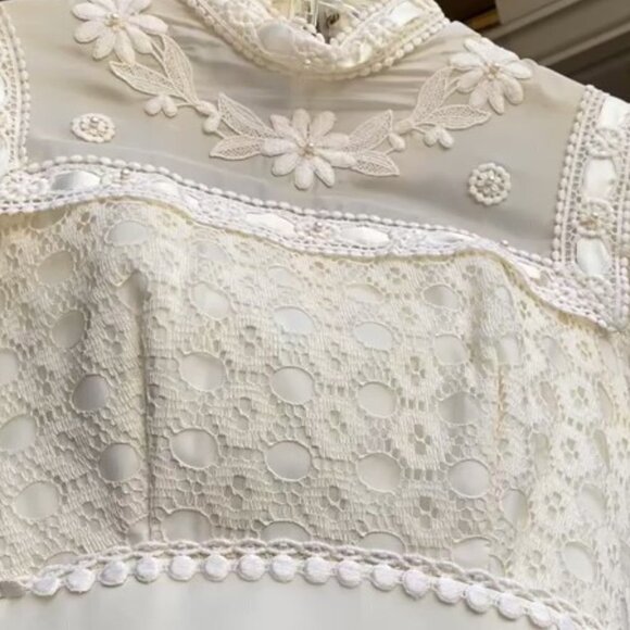 Vintage Wedding Gown and Veil purchased new in 1974. Now valued $1280 - Picture 9 of 17